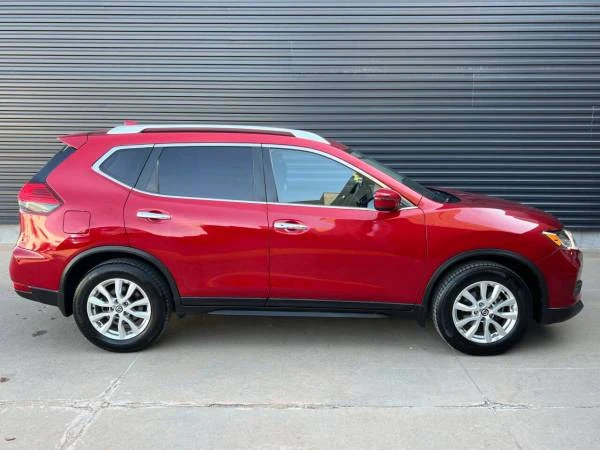 2017 Nissan Rogue - Image 10 of 21