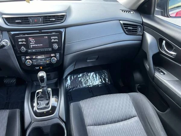 2017 Nissan Rogue - Image 21 of 21