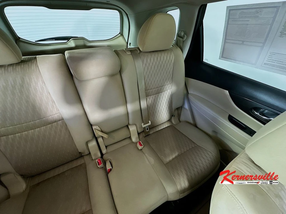 2017 Nissan Rogue - Image 14 of 21