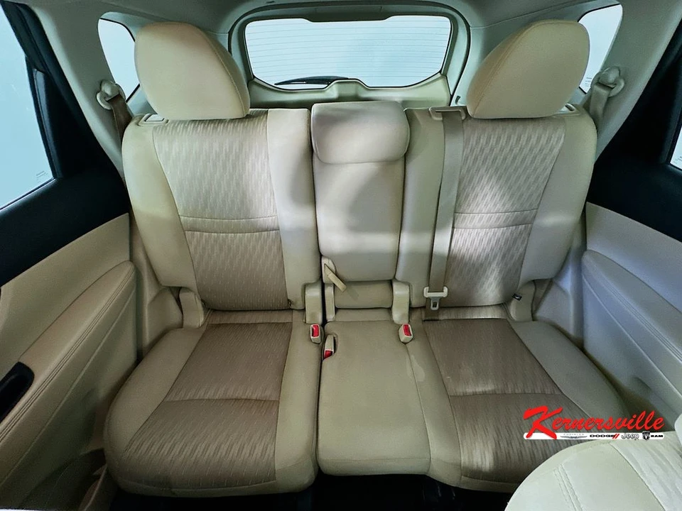2017 Nissan Rogue - Image 13 of 21