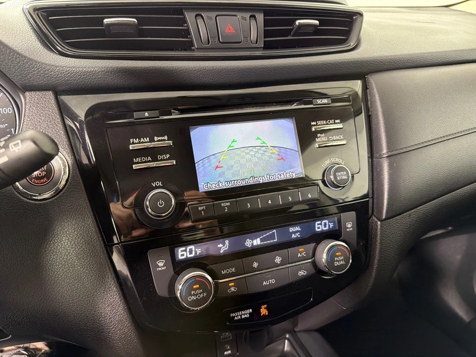 2017 Nissan Rogue - Image 17 of 21