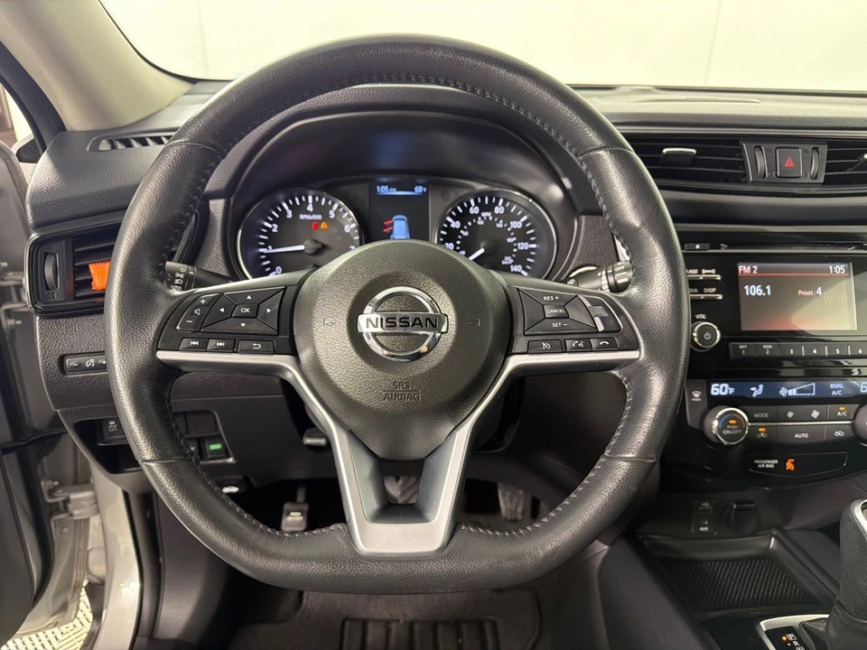2017 Nissan Rogue - Image 15 of 21