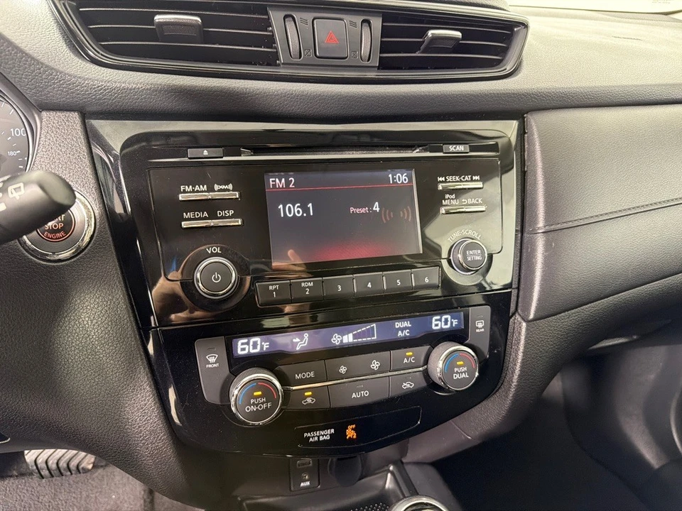 2017 Nissan Rogue - Image 16 of 21