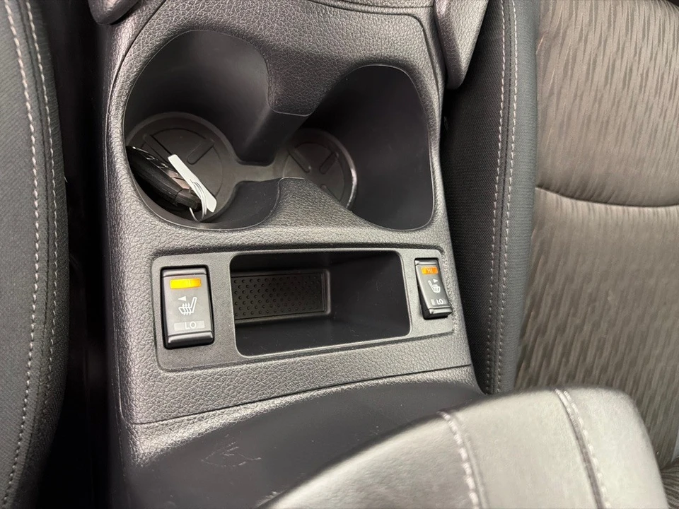 2017 Nissan Rogue - Image 19 of 21