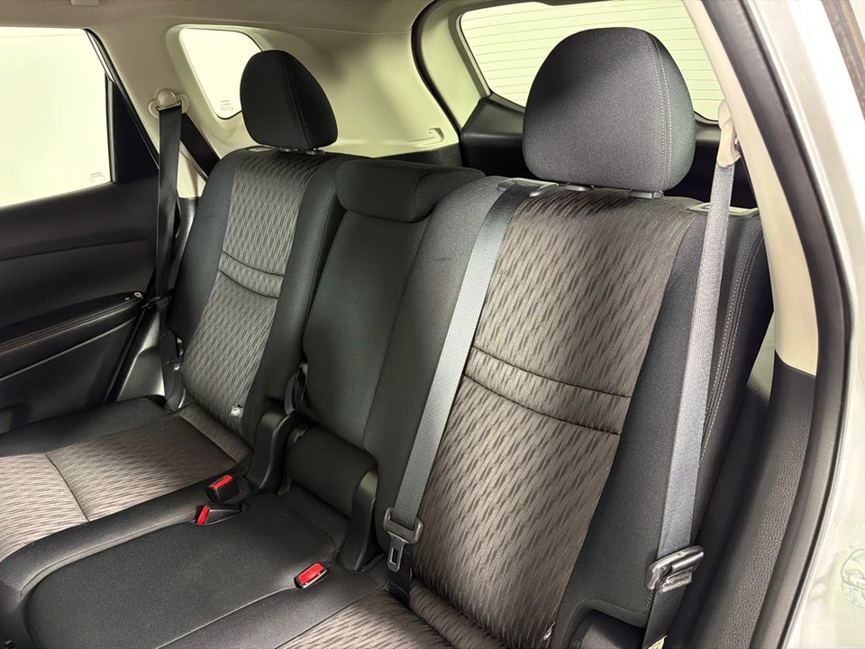 2017 Nissan Rogue - Image 21 of 21