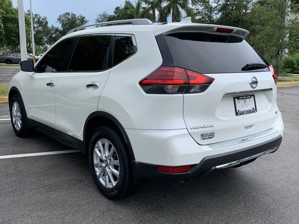 2017 Nissan Rogue - Image 4 of 12