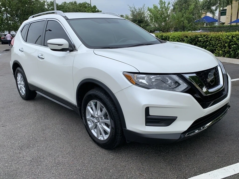 2017 Nissan Rogue - Image 2 of 12