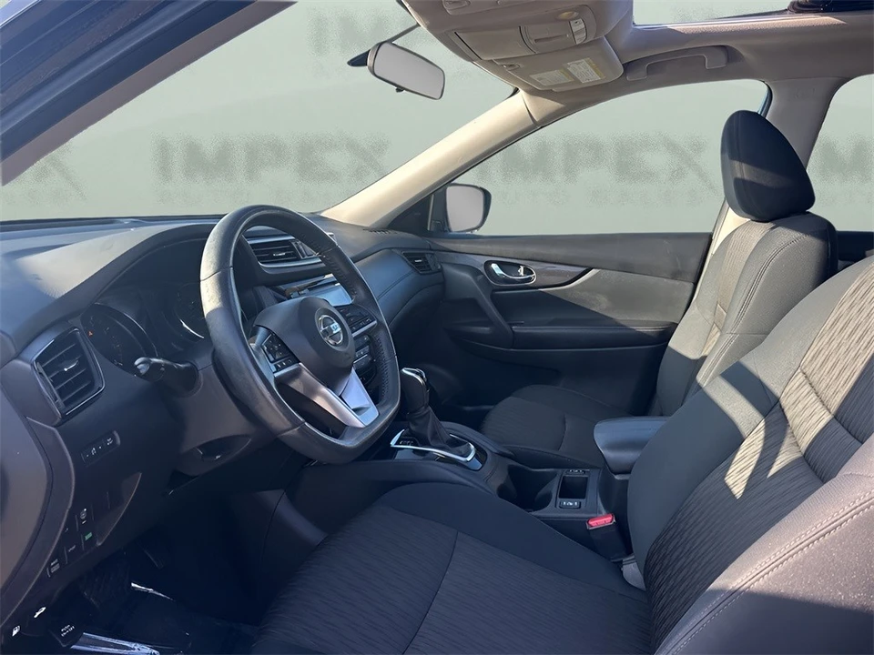 2017 Nissan Rogue - Image 11 of 12
