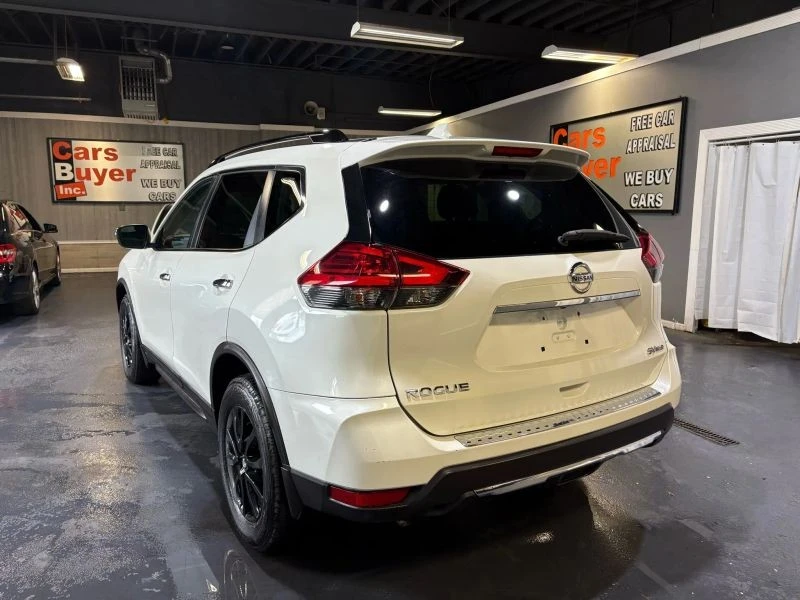 2017 Nissan Rogue - Image 4 of 12