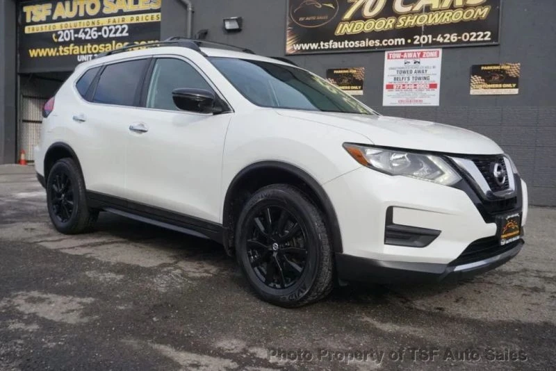 2017 Nissan Rogue - Image 9 of 12