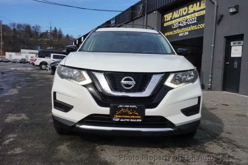 2017 Nissan Rogue - Image 2 of 12