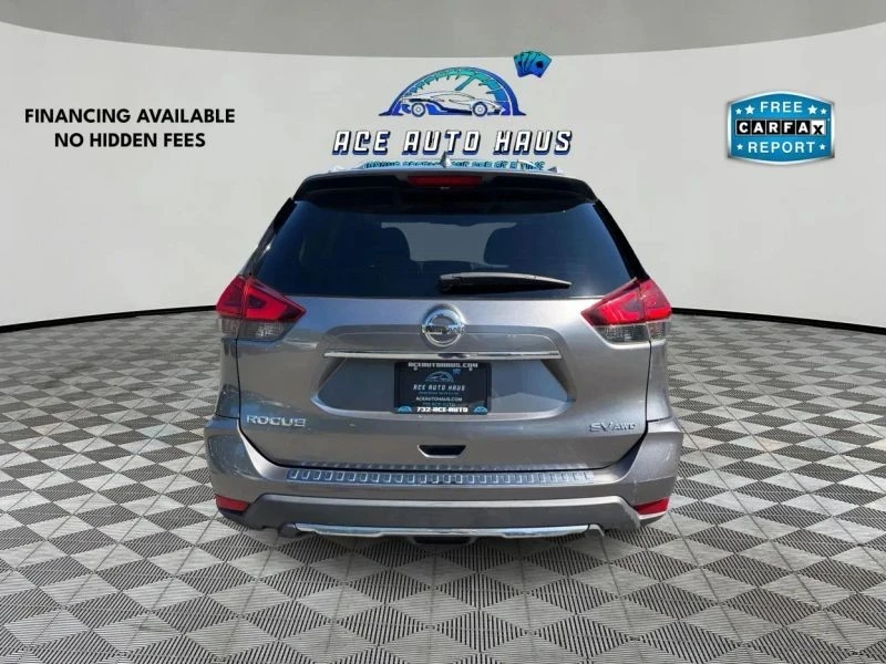 2017 Nissan Rogue - Image 6 of 12