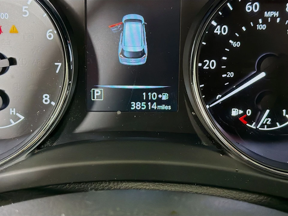 2017 Nissan Rogue - Image 15 of 21