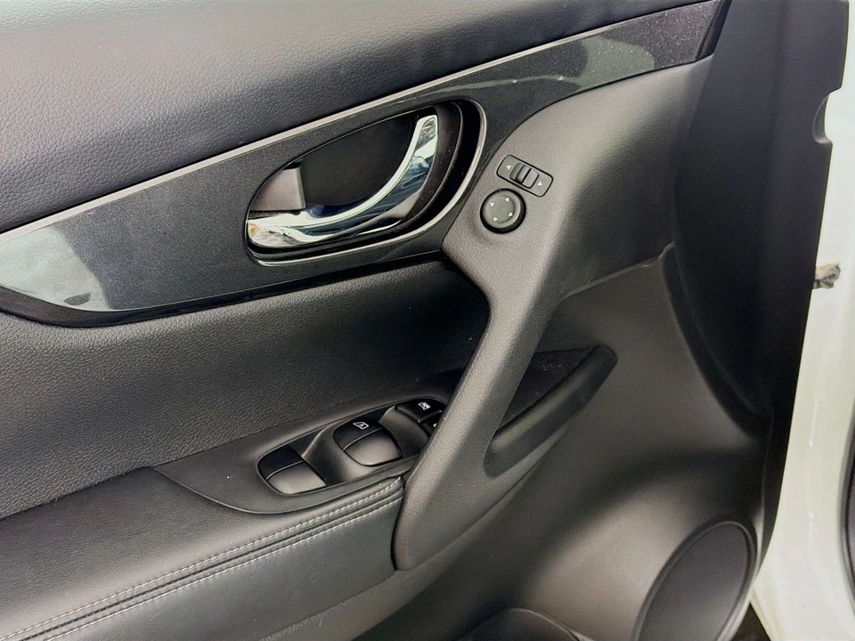 2017 Nissan Rogue - Image 21 of 21