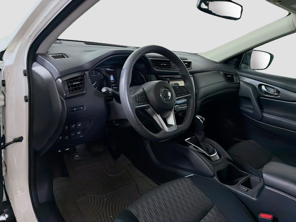 2017 Nissan Rogue - Image 11 of 21