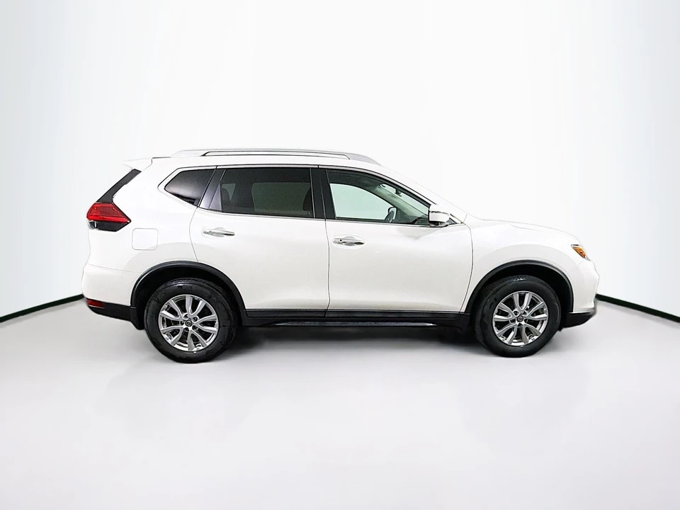2017 Nissan Rogue - Image 9 of 21