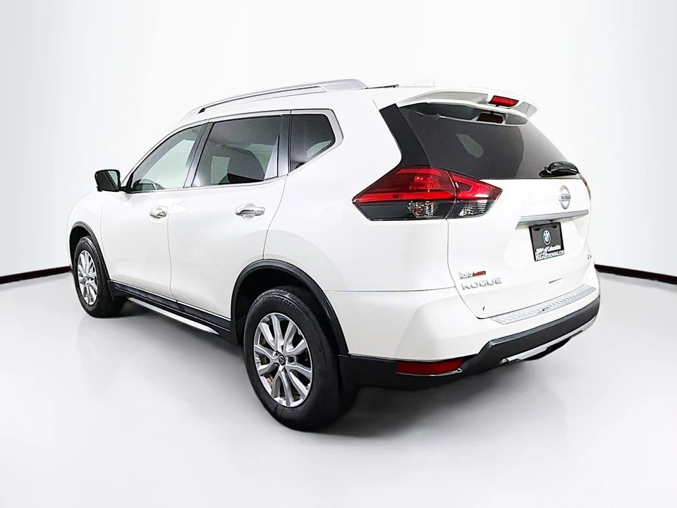 2017 Nissan Rogue - Image 6 of 21