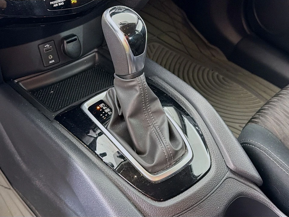 2017 Nissan Rogue - Image 20 of 21