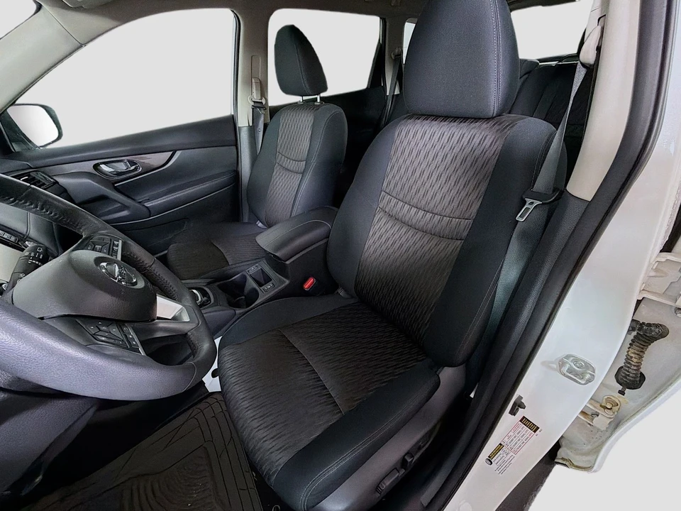 2017 Nissan Rogue - Image 13 of 21