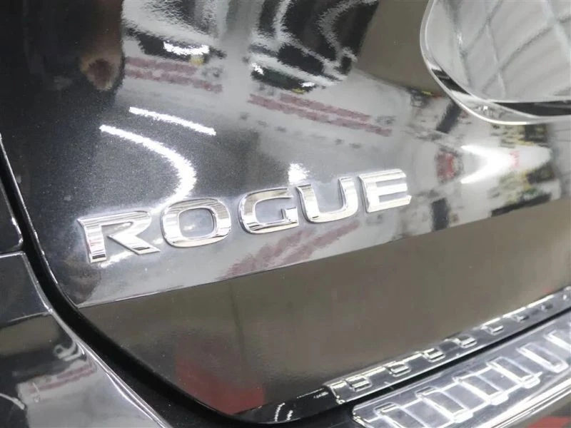 2017 Nissan Rogue - Image 7 of 12