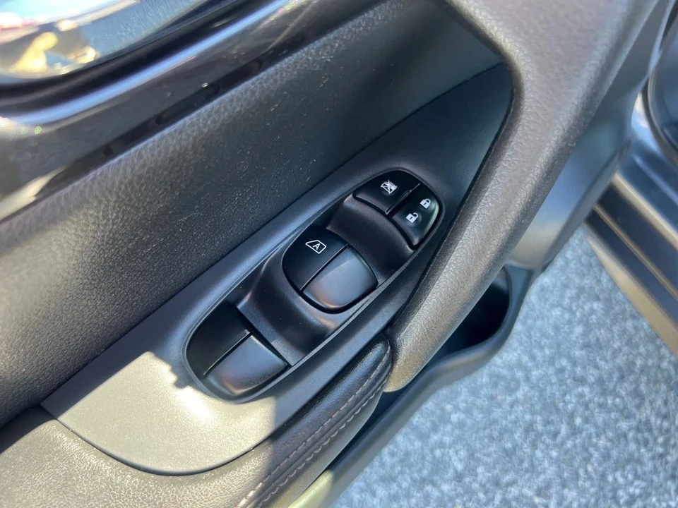 2017 Nissan Rogue - Image 12 of 12