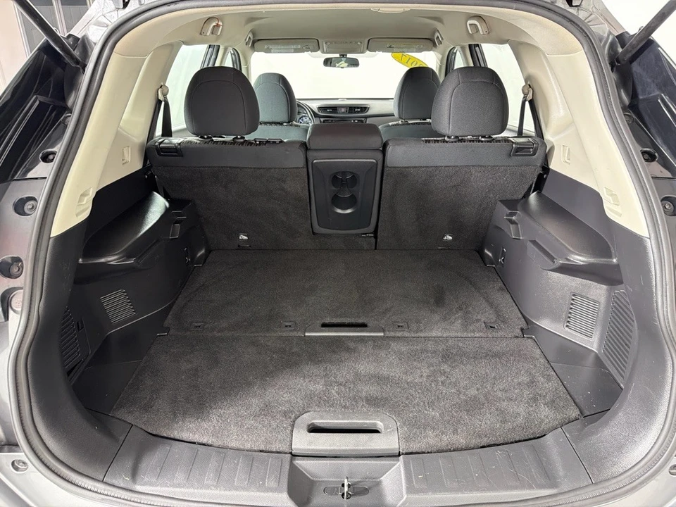 2017 Nissan Rogue - Image 19 of 21