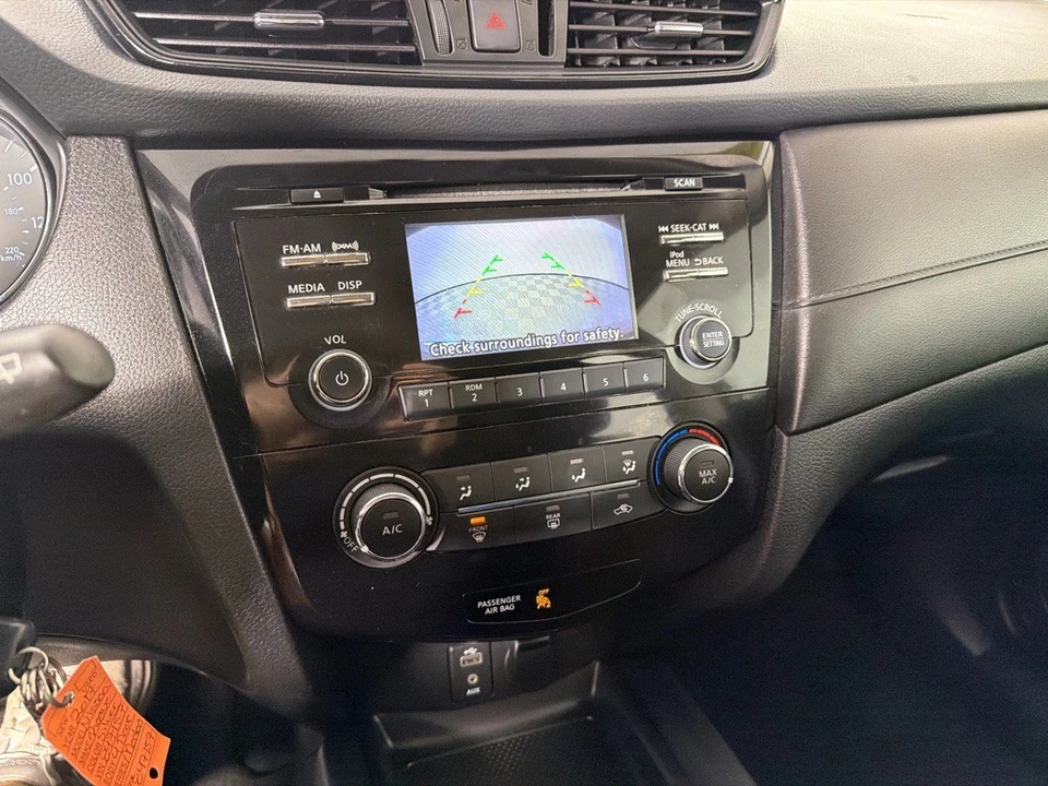 2017 Nissan Rogue - Image 15 of 21