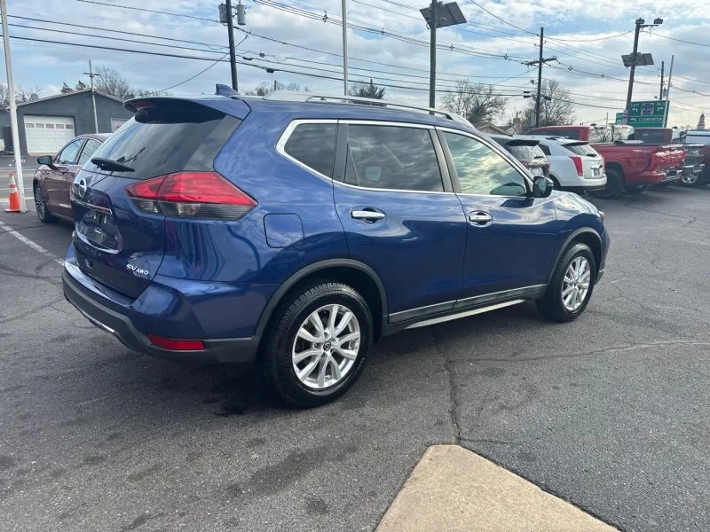 2017 Nissan Rogue - Image 10 of 12