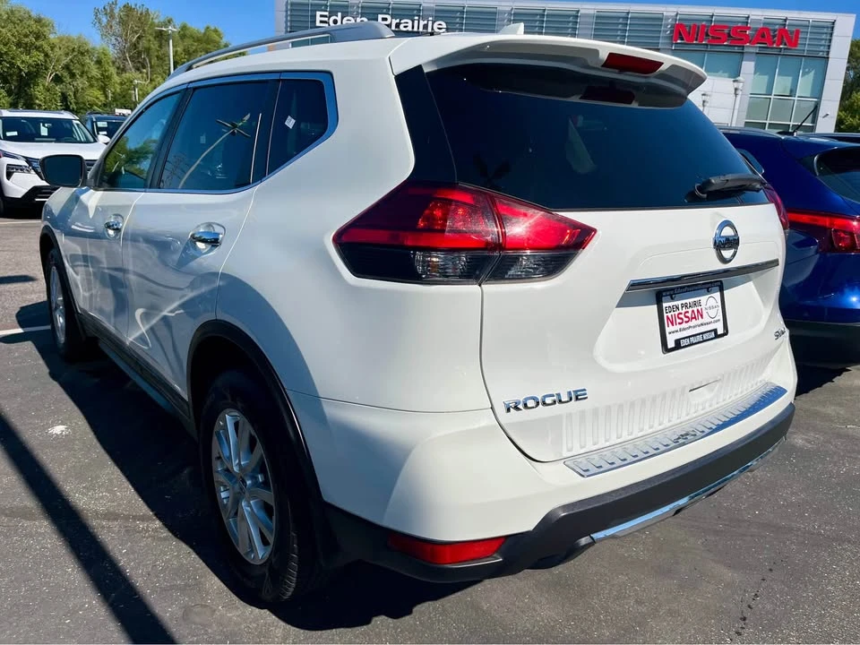 2017 Nissan Rogue - Image 4 of 7