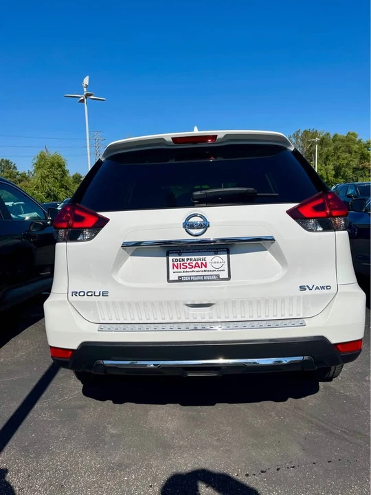 2017 Nissan Rogue - Image 6 of 7