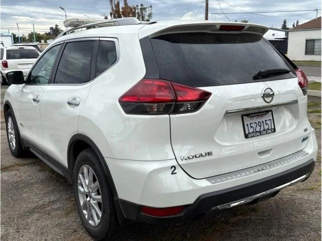 2017 Nissan Rogue - Image 5 of 10