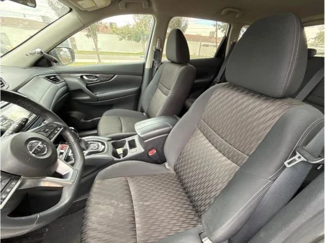 2017 Nissan Rogue - Image 9 of 10