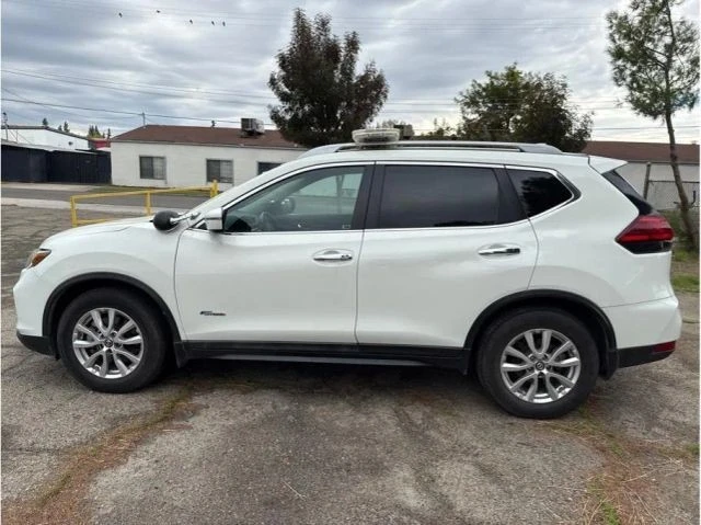 2017 Nissan Rogue - Image 6 of 10