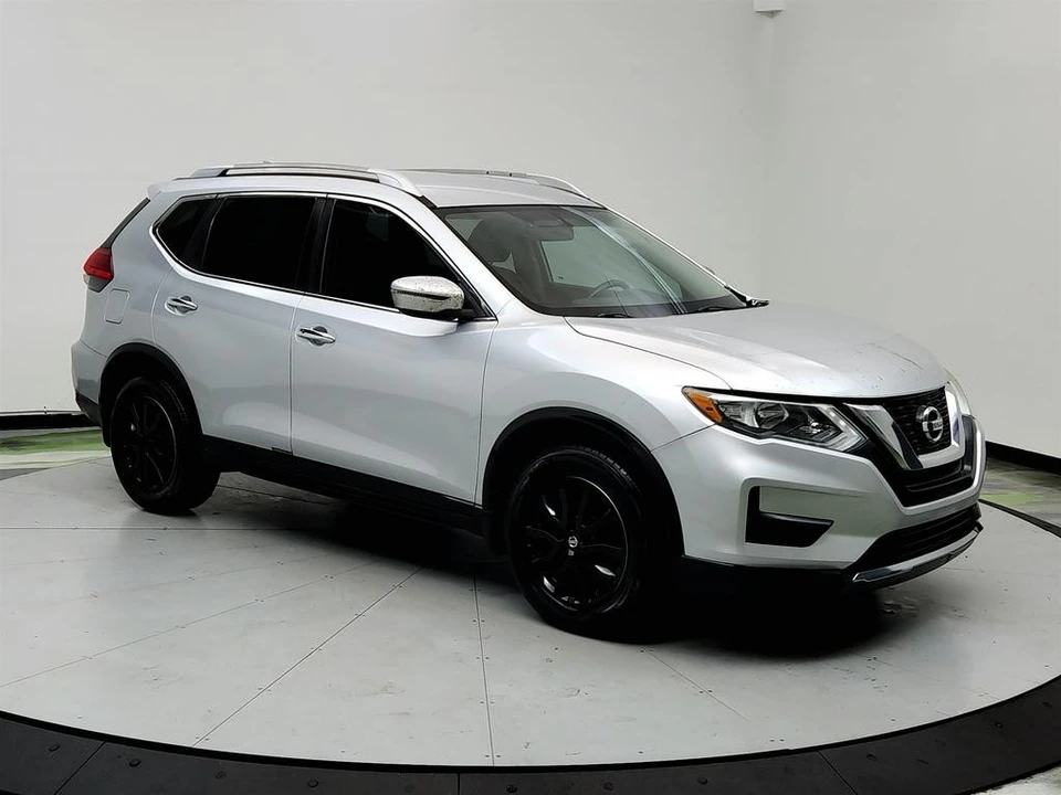 2017 Nissan Rogue - Image 3 of 12