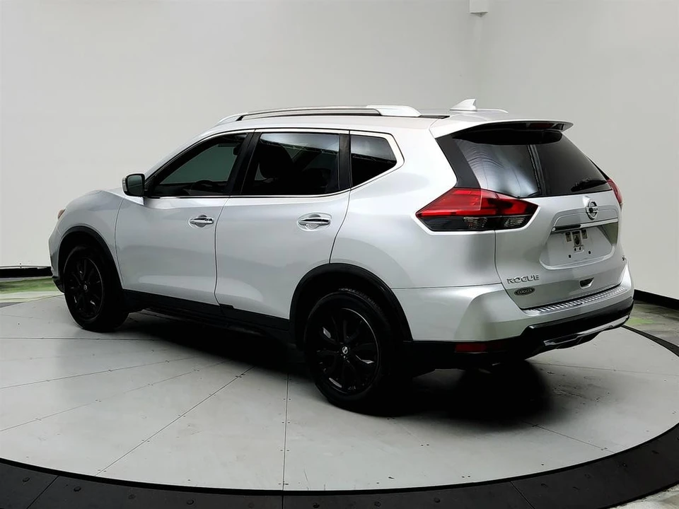2017 Nissan Rogue - Image 6 of 12