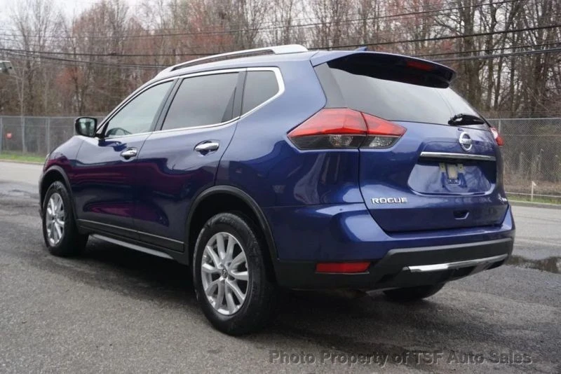 2017 Nissan Rogue - Image 5 of 12