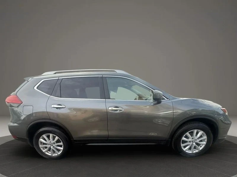 2017 Nissan Rogue - Image 4 of 12