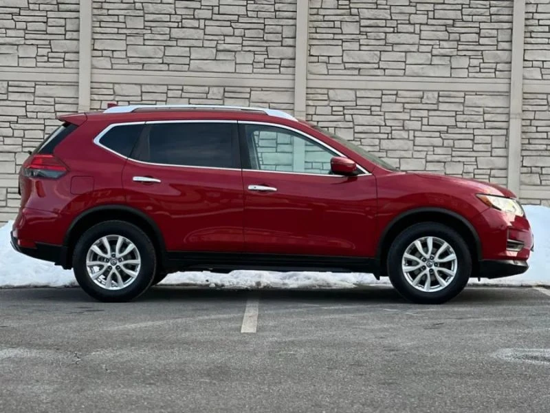 2017 Nissan Rogue - Image 9 of 12
