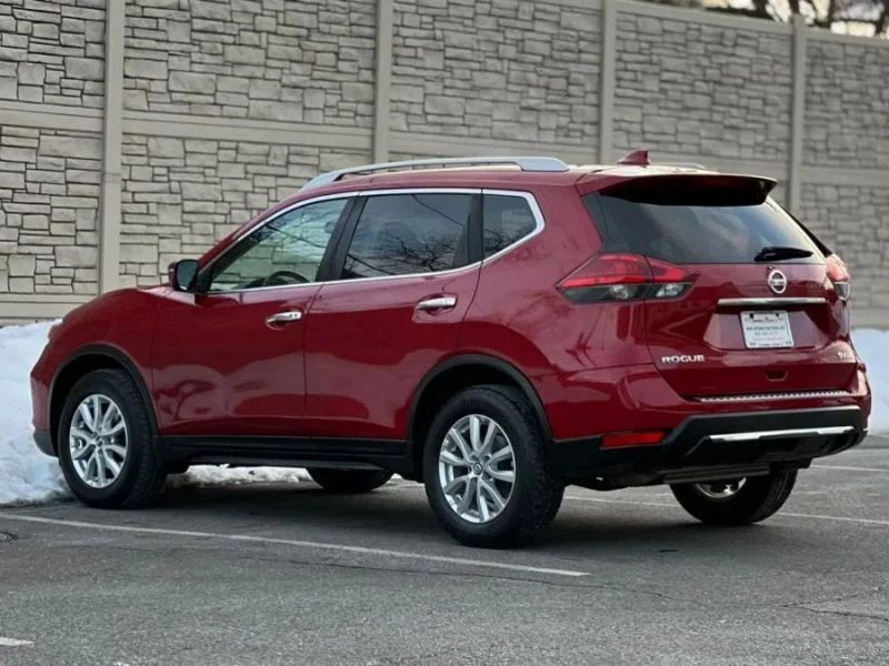 2017 Nissan Rogue - Image 6 of 12