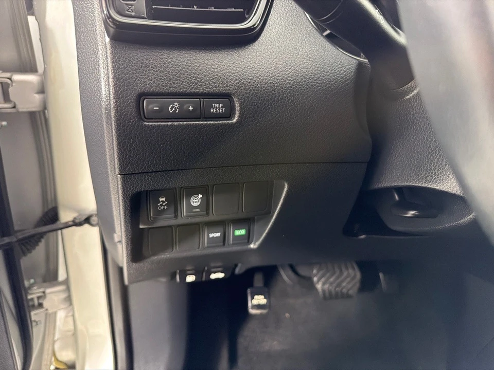 2017 Nissan Rogue - Image 13 of 21