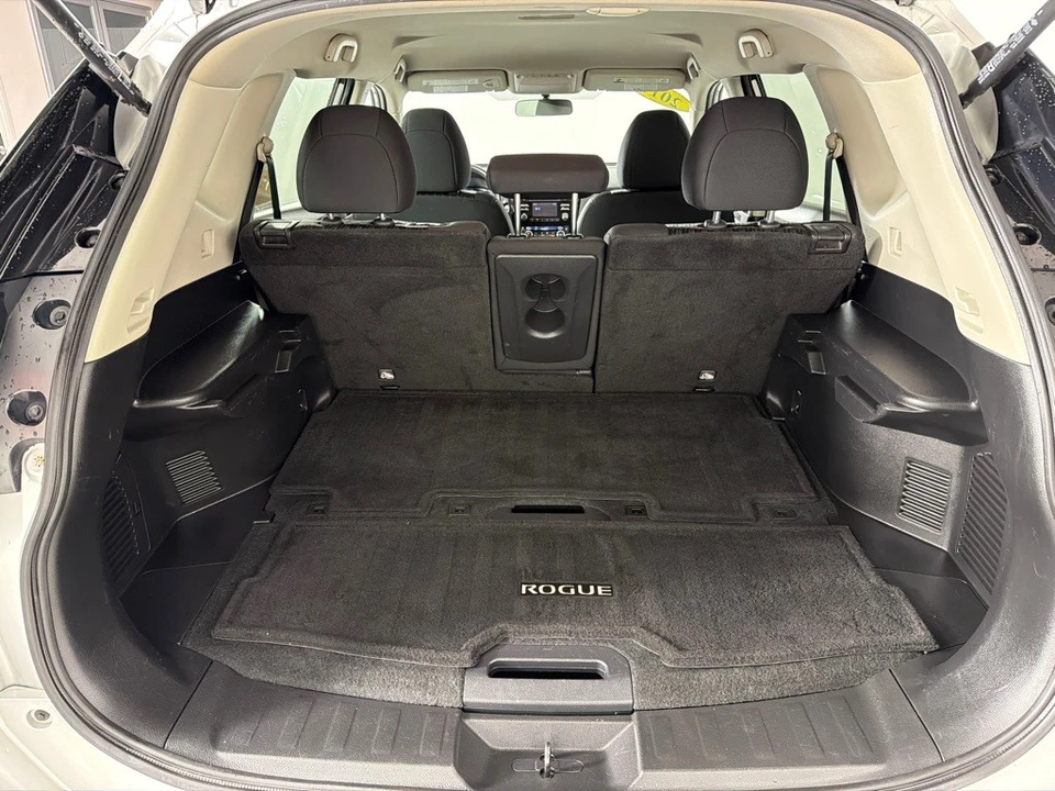 2017 Nissan Rogue - Image 21 of 21