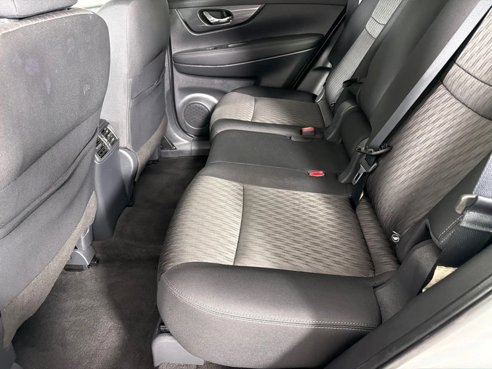2017 Nissan Rogue - Image 19 of 21