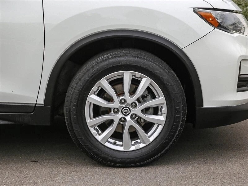 2017 Nissan Rogue - Image 12 of 21