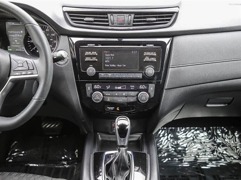 2017 Nissan Rogue - Image 19 of 21