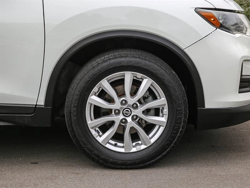 2017 Nissan Rogue - Image 12 of 21