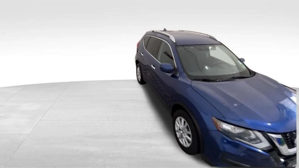 2017 Nissan Rogue - Image 8 of 12