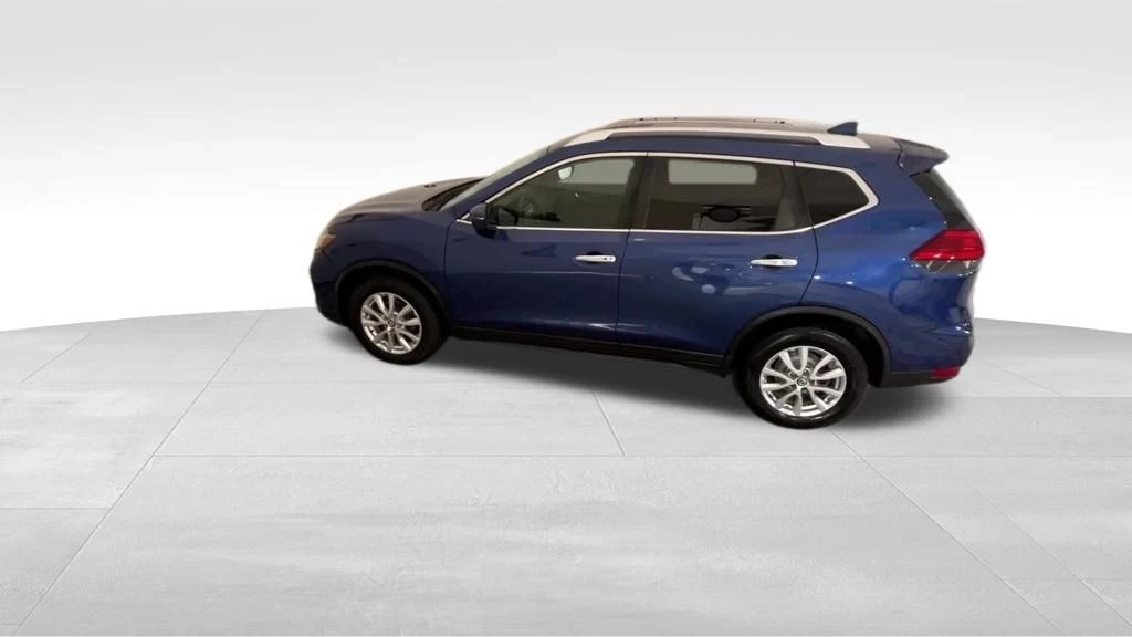 2017 Nissan Rogue - Image 2 of 12