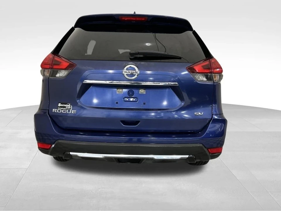 2017 Nissan Rogue - Image 10 of 12