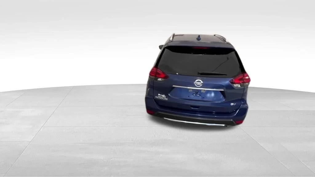 2017 Nissan Rogue - Image 4 of 12