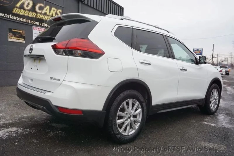 2017 Nissan Rogue - Image 7 of 12